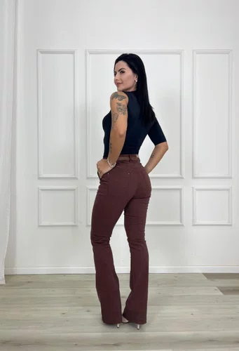 Calça Boot Cut Jeans Color Bolso Faca Com Cinto 