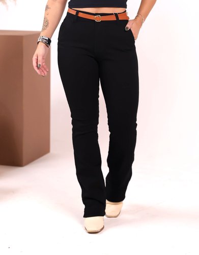 Calça Boot Cut Preta Bolso Faca Com Cinto 