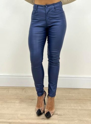 Calça Cigarrete Resinada Azul Com Botao Forrado 