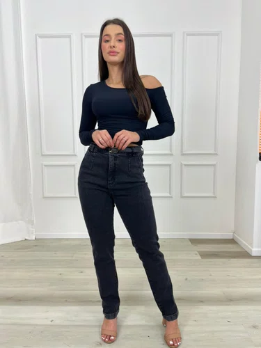 Calça Mom Bolso Faca Com Cinto   