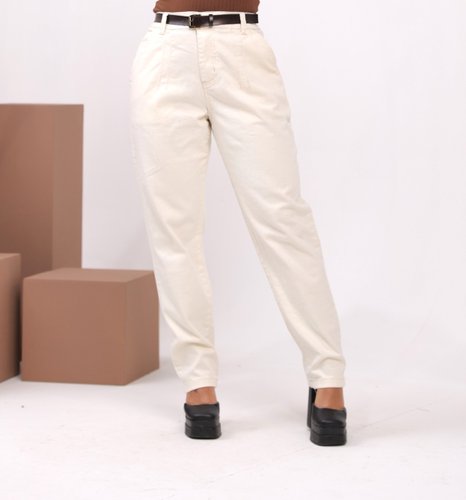 Calça Mom De Linho Bolso Faca  Com Cinto 