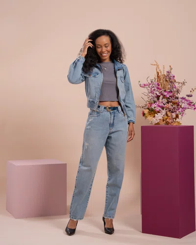 Calça Mom Jeans Destroyd Com Cinto  