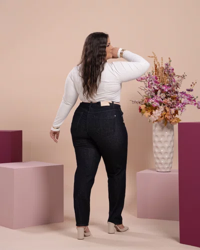 Calça Mom Jeans Plus Com Cinto