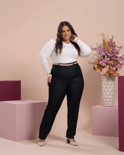 Calça Mom Jeans Plus Com Cinto