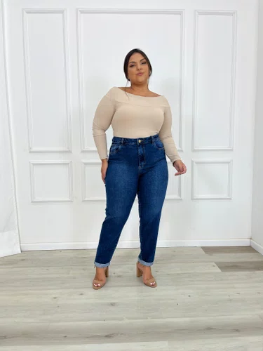 Calça Mom Jeans Plus Com Barra Dobrada 