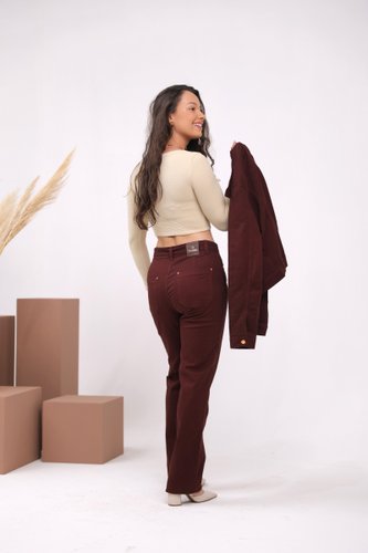 Calça Perna Reta Bolso Faca Bordo Com Cinto 