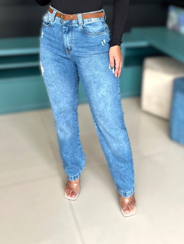 Calça Perna Reta Jeans Com Cinto E Lixados 