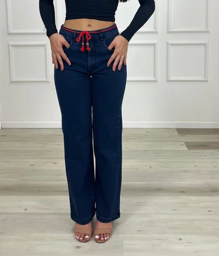 Calça Perna Reta Jeans Com Cordao Na Cintura 