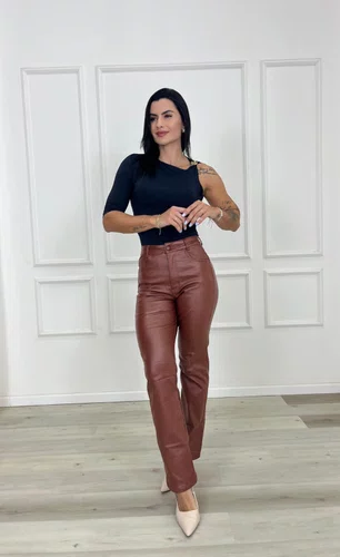 Calça Perna Reta Resinada Termica 