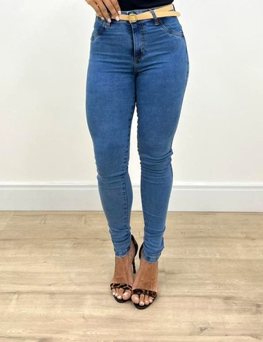 Calça Skinny Jeans Com Super Elastano E Cinto  