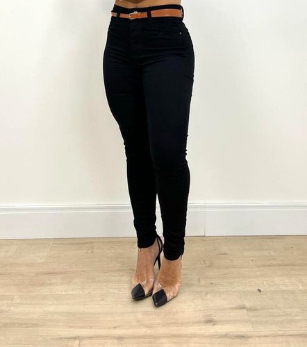 Calça Skinny Jeans Preta Com Cinto 