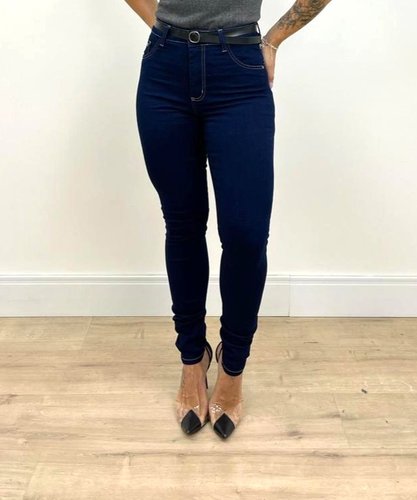 Calça Skinny Jeans Tradicional Com Cinto 