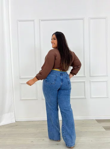 Calça Wide Leg Com Cinto Plus Barra Tradicional 