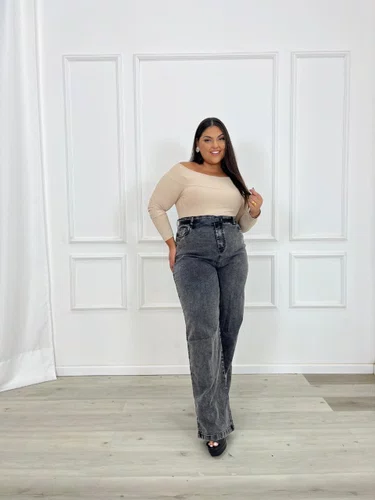 Calça Wide Leg Jeans Preto Estonado Com Cinto  Plus 