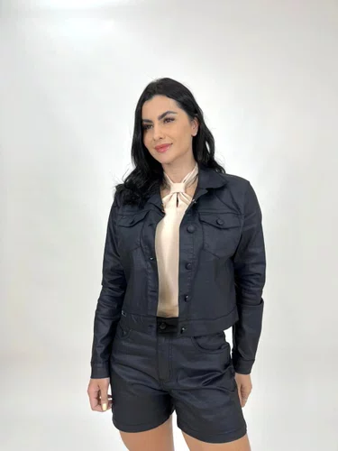 Jaqueta Resinada Com Botoes Forrados Decidida