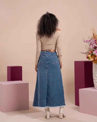 Saia Jeans Longa Barra Desfiada Com Cinto
