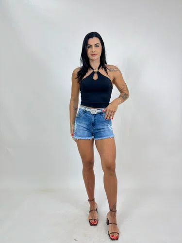 Shorts Jeans Barra Desfiada Com Lixados E Cinto  