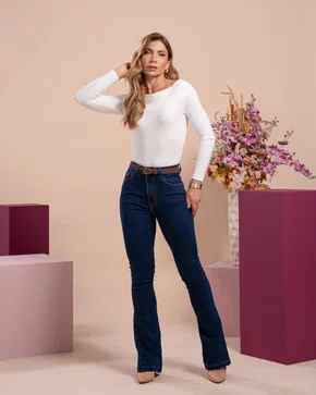 Calça Boot Cut Jeans  Bolso Fake Com Cinto