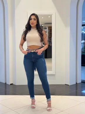 Calça Cigarrete Jeans Power Com Lixados E Cinto 