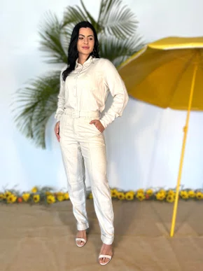 Calça Mom De Linho Bolso Faca Com Cinto 