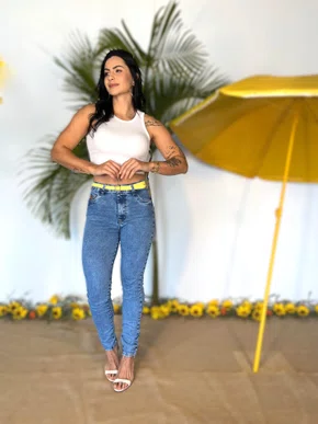 Calça Skinny Jeans Marmorizado Com Cinto 