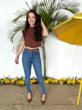 Calça Skinny Jeans Tradicional Com Cinto Decidida