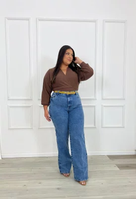 Calça Wide Leg Com Cinto Plus Barra Tradicional 