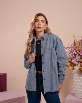 Camisa Jeans Over Listrada Com Bolso Frontal 
