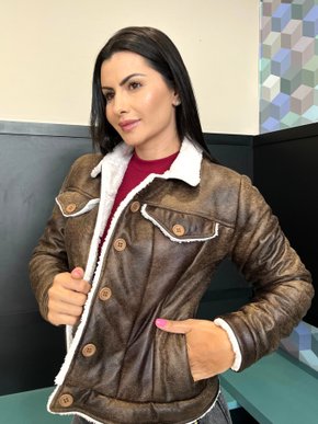 Jaqueta Resinada Peluciada Com Bolsos Laterais 