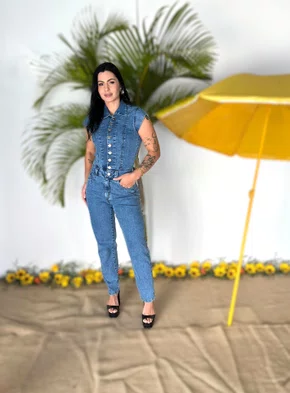 Macacao Jeans Com Botoes E Barra Tradicional 