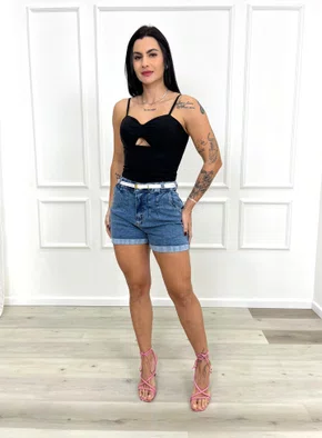 Shorts Jeans Bolso Faca Com Penses E Cinto 