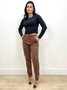 Calça Mom Jeans Color Marrom Com Bolso Faca E Cinto E Botoes 