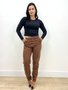 Calça Mom Jeans Color Marrom Com Bolso Faca E Cinto E Botoes 